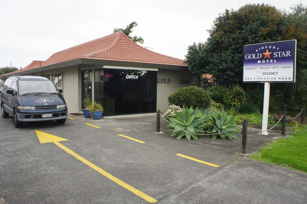 Airport Gold Star Motel